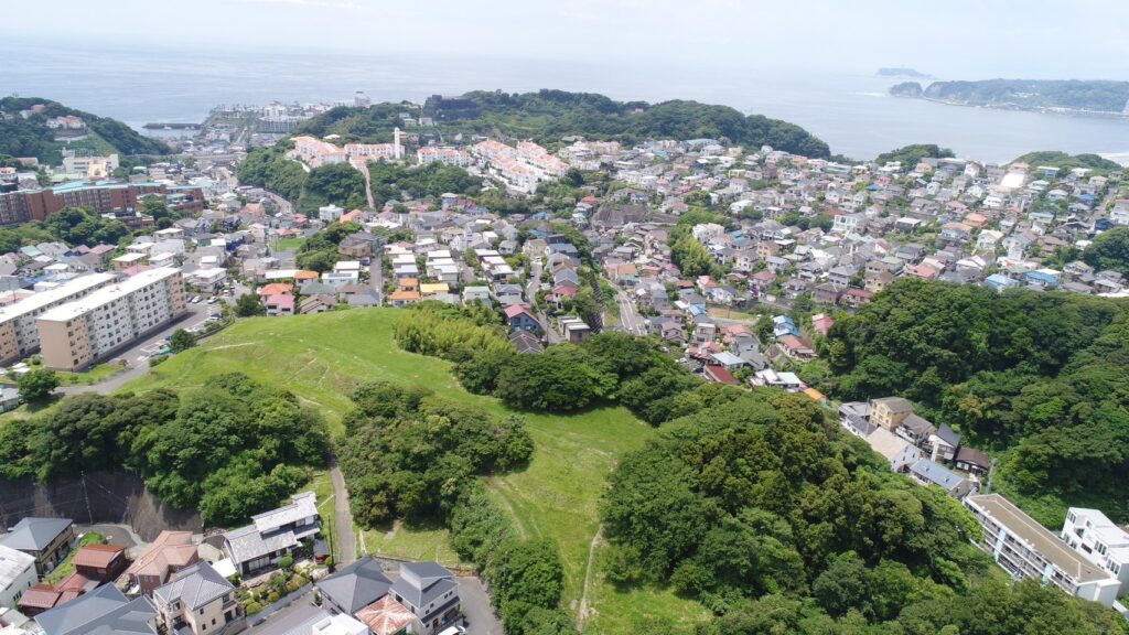 北側からドローンで空撮したはげ山